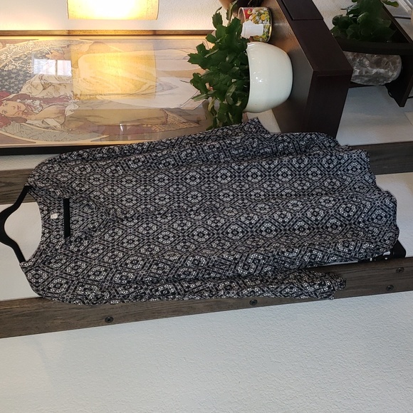 3/$12 Blouse Tunic V Neck Button Down Black Grey White XL-runs small - Picture 6 of 13